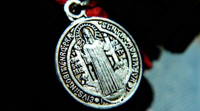 7 coisas que devemos saber sobre a medalha e cruz de São Bento